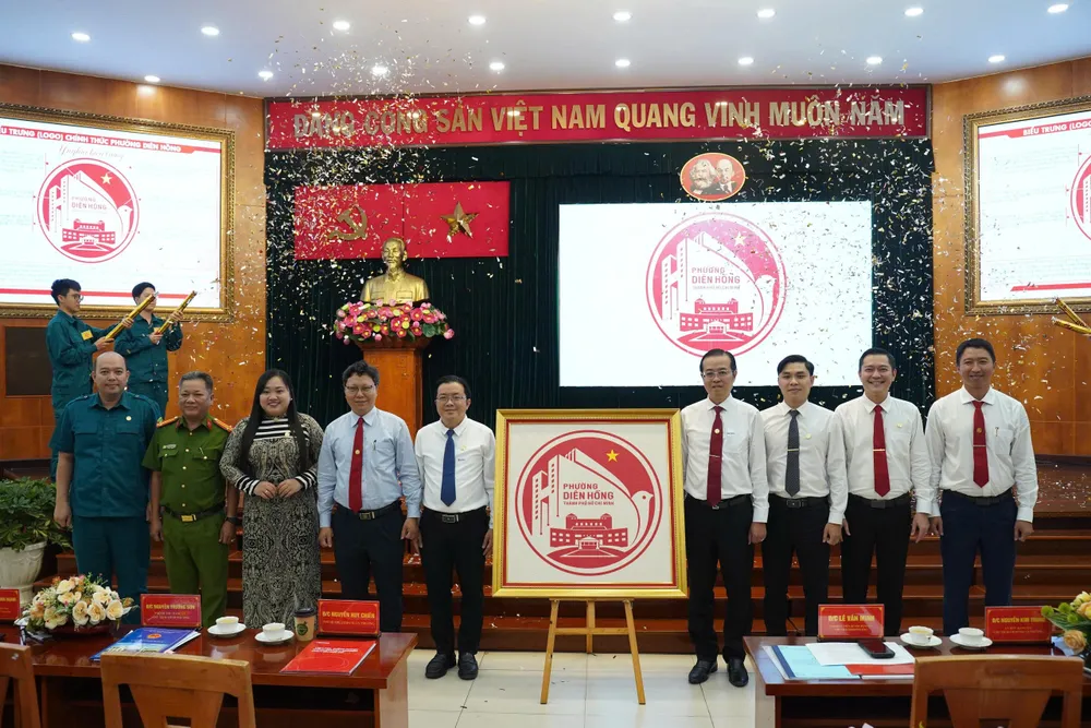 Phường Diên Hồng công bố logo chính thức z6952873938641_f733382a0bdf0183400cb6887d1d2cc2.jpg