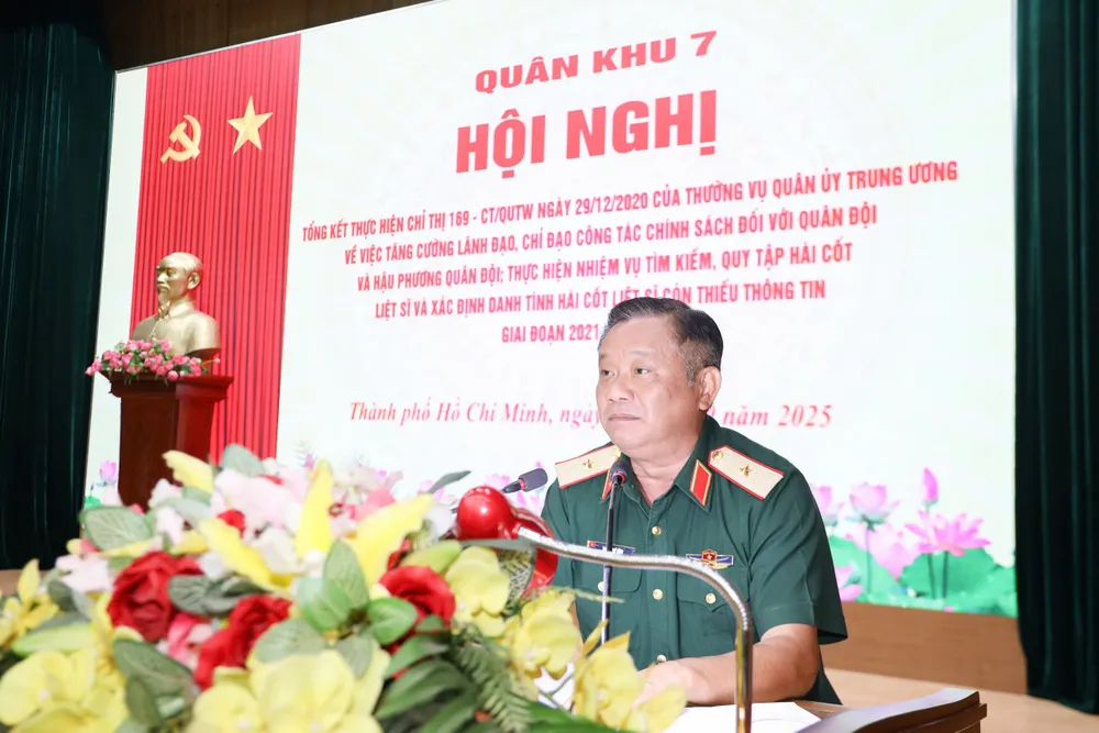 Thiếu tướng Trần Chí Tâm phát biểu tại hội nghị z7024120978217_d095b74d63d74b6acd01184186e5e9a4.jpg