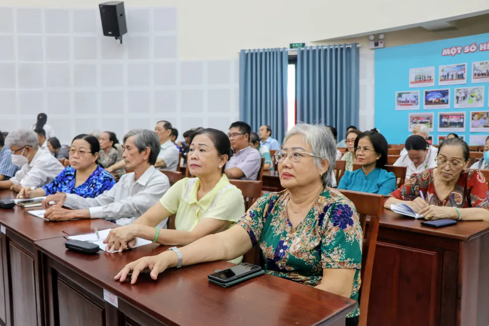 Cử tri 3 phường dự hội nghị z7049107645210_b8bf7cf1468c79b3a85b81392f0739b6.jpg