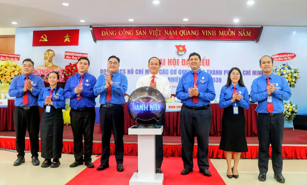 Khởi động công trình Thanh niên "Cổng thông tin tư vấn pháp luật trực tuyến" tại đại hội z7062699216888_a8548b5e7e90b0a3cacb63258eb646ec.jpg
