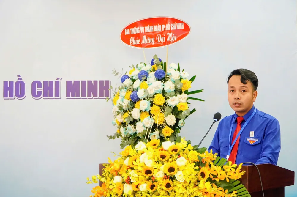 Bí thư Đoàn Báo Người Lao Động Nguyễn Trần Minh Trí trình bày tham luận “Đồng hành người bạn ngoại thành - Hành trình sẻ chia, trải nghiệm và kết nối tuổi trẻ” tại đại hội z7062828953734_7d373d78df4d9ba2f53ef56b51976531.jpg