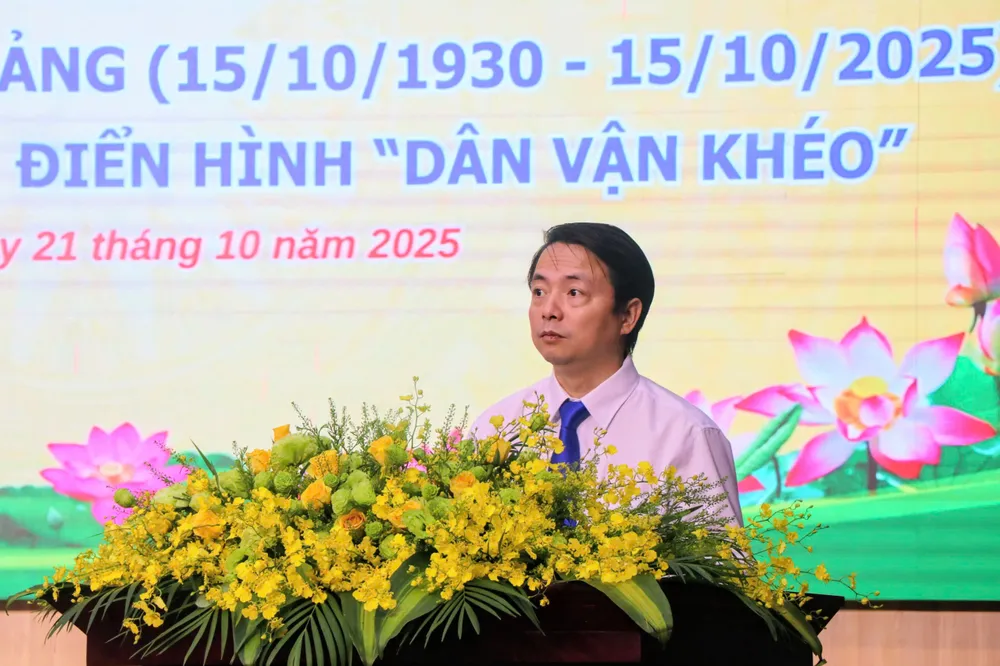 Đồng chí Phạm Nam Vĩnh An, Phó Bí thư Thường trực Đảng ủy phường phát biểu ôn truyền thống z7139544870659_d83497476a7769450a1acdfdac544cc4.jpg