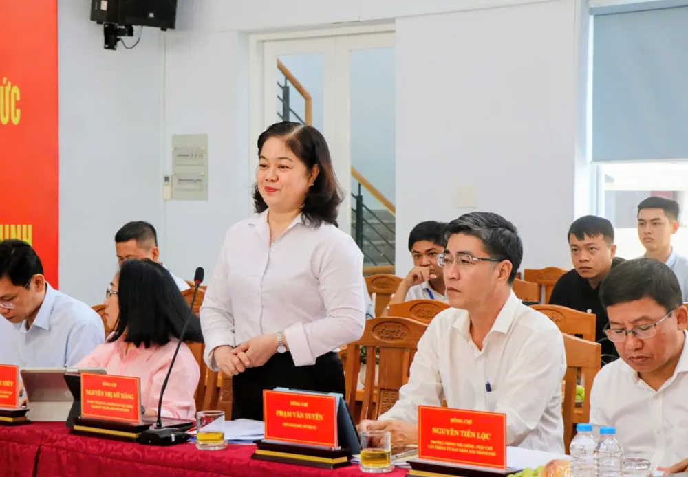Đồng chí Nguyễn Thị Mỹ Hằng phát biểu tại buổi làm việc z7146954206181_2414412d300f3ce8741106666f005a34.jpg