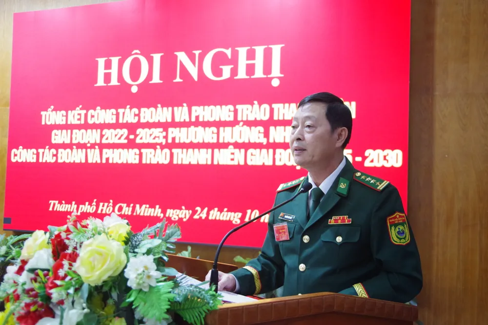 Đại tá Nguyễn Văn Tiến phát biểu chỉ đạo hội nghị. Ảnh: QUANG TIẾN ảnh 4, phát biểu chỉ đạo.JPG