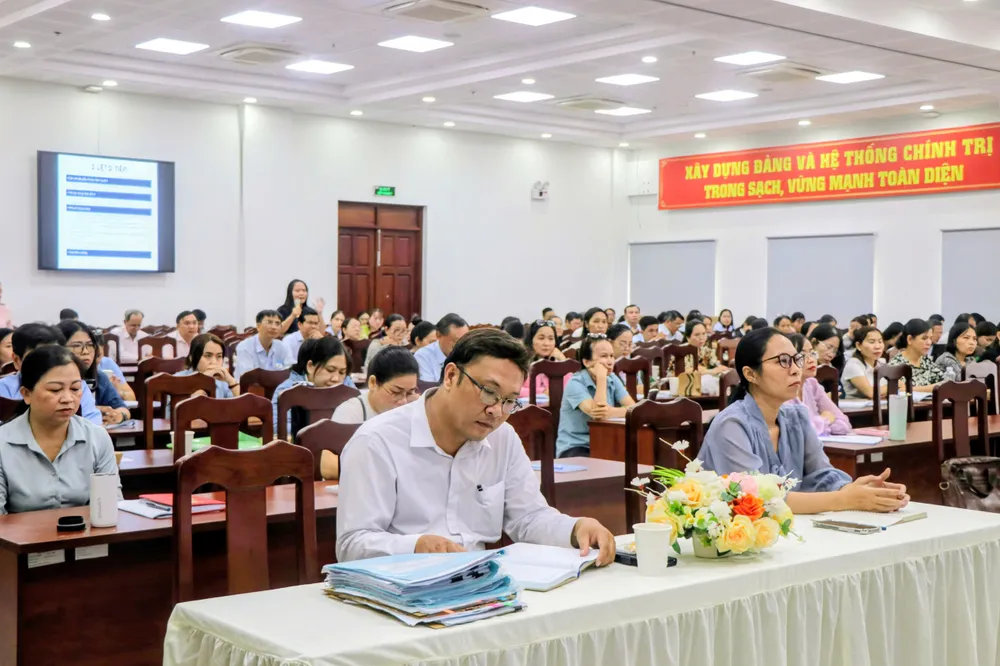 Các đại biểu dự buổi tập huấn z7163270456764_a7ba941c4b36f9eebe629c1d9179adbc.jpg