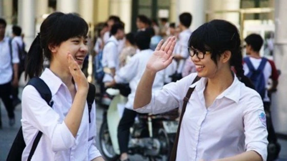 Thí sinh vui vẻ sau giờ thi