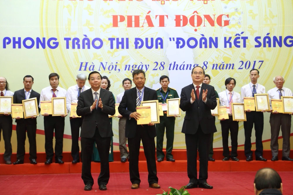 Thủ tướng Nguyễn Xuân Phúc: Thi đua không được hình thức! ảnh 2 Thủ tướng Nguyễn Xuân Phúc: Thi đua không được hình thức! ảnh 2