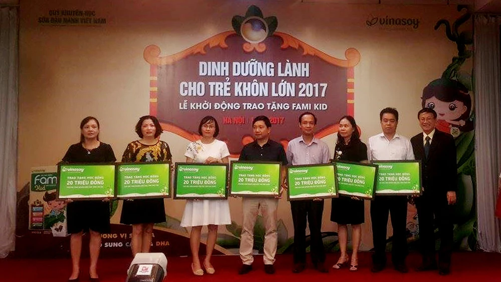 Học bổng dành cho học sinh nghèo các trường ở tỉnh, thành