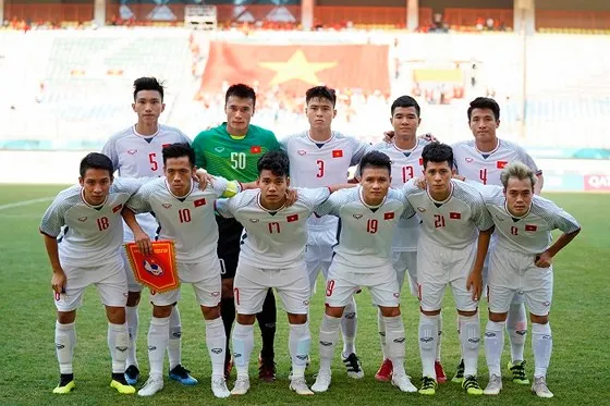 Thủ tướng mong các cầu thủ trẻ “bại không nản”, giành được Huy chương Đồng ASIAD ảnh 2