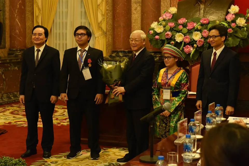 Tổng Bí thư, Chủ tịch nước Nguyễn Phú Trọng gặp mặt các học sinh-sinh viên tiêu biểu ảnh 2 Tổng Bí thư, Chủ tịch nước Nguyễn Phú Trọng gặp mặt các học sinh-sinh viên tiêu biểu ảnh 2