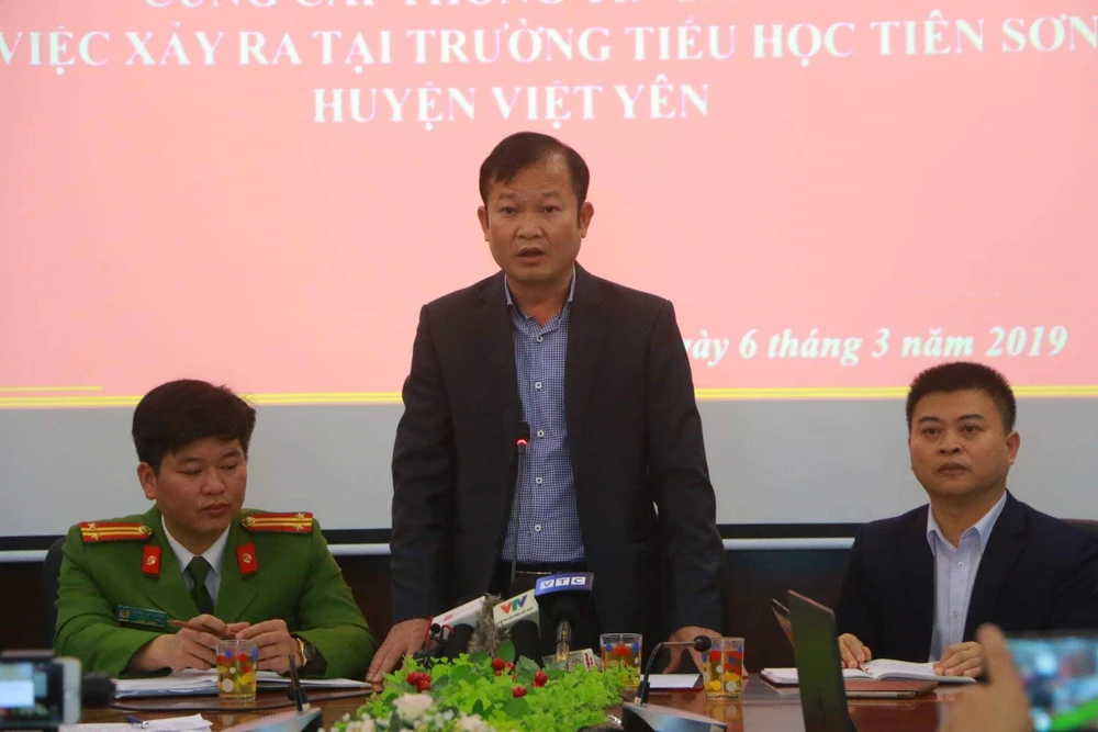 Quang cảnh họp báo ngày 6-3