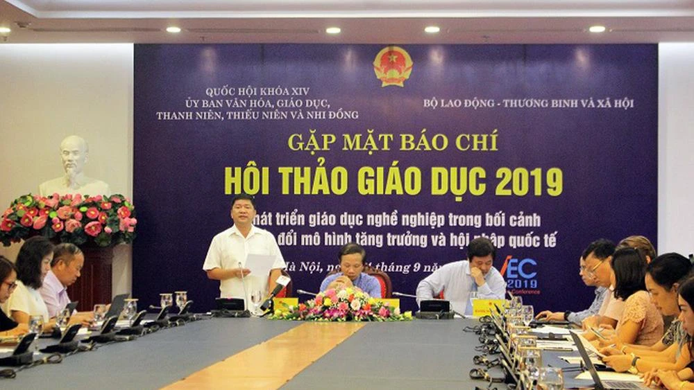 Gặp mặt báo chí về hội thảo ngày 4-9