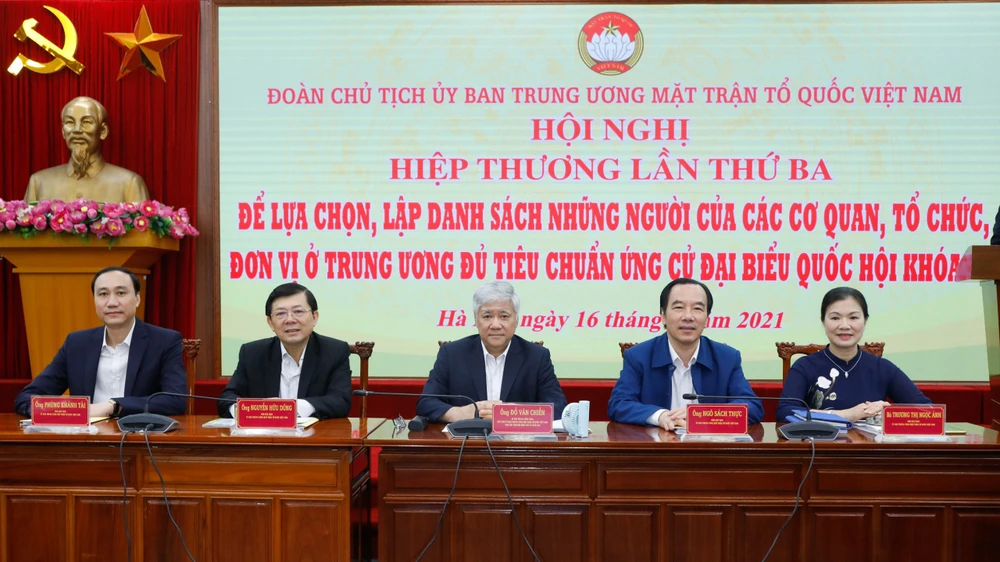 Hội nghị hiệp thương lần thứ ba. Ảnh: VIẾT CHUNG