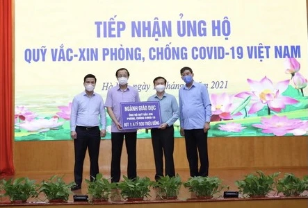 Ngành giáo dục ủng hộ 4,5 tỷ đồng cho Quỹ vaccine phòng Covid-19