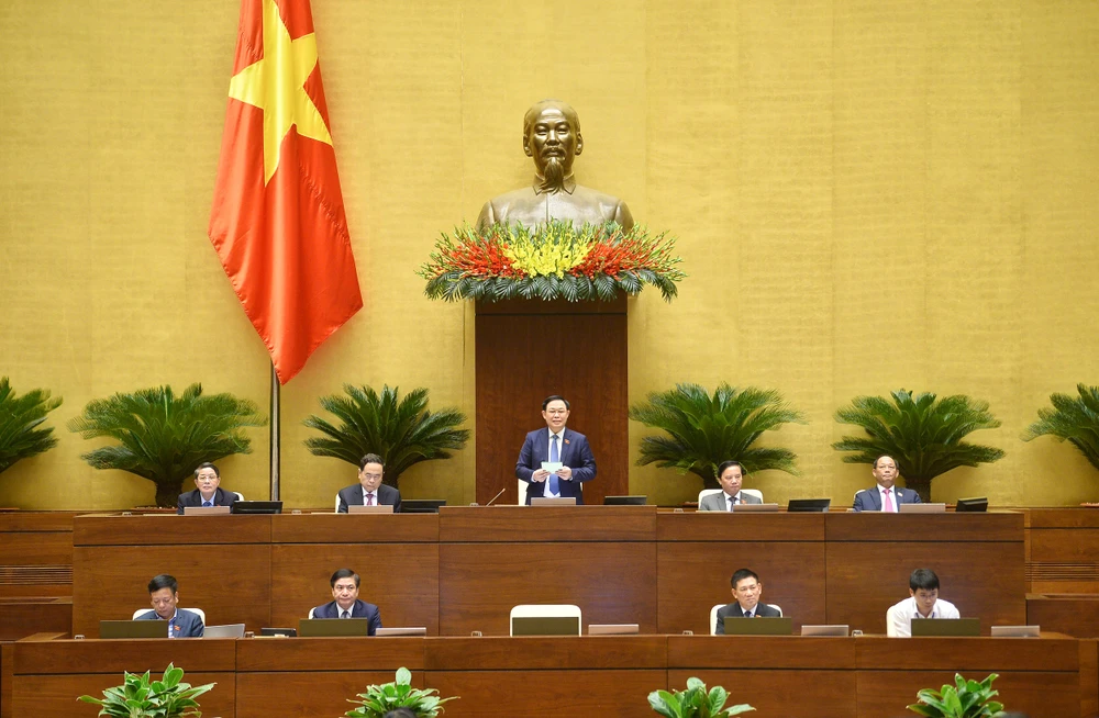 Phó Thủ tướng Lê Minh Khái: Nghiên cứu điều chỉnh thuế đối với xăng dầu ảnh 2 Phó Thủ tướng Lê Minh Khái: Nghiên cứu điều chỉnh thuế đối với xăng dầu ảnh 2
