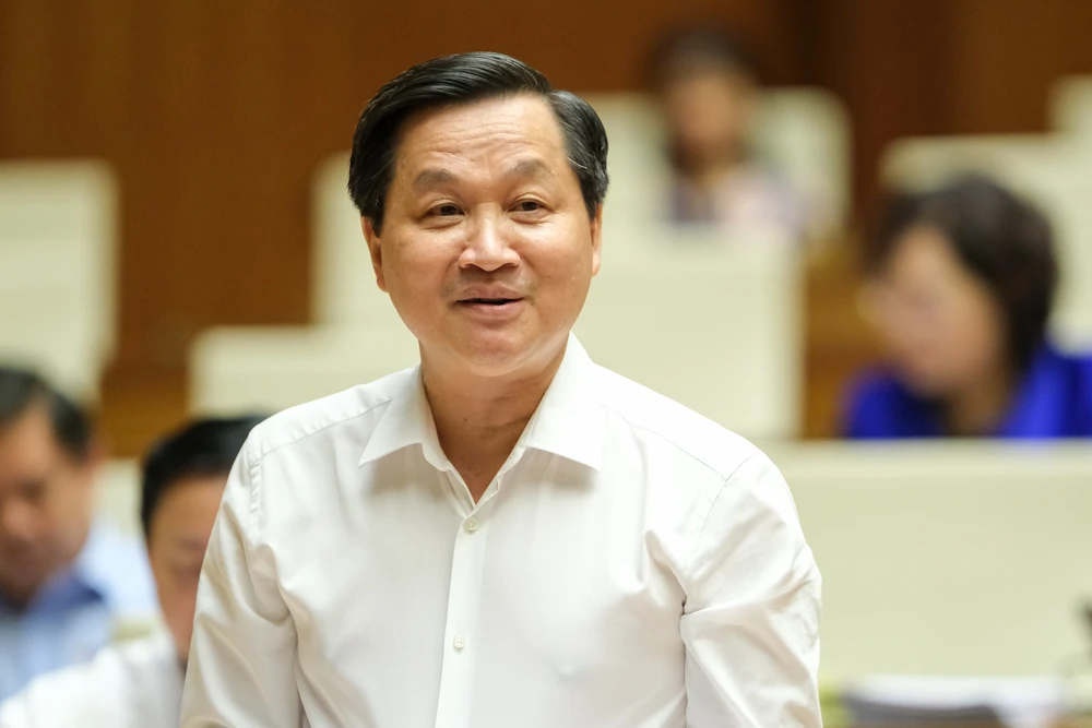 Phó Thủ tướng Lê Minh Khái: Nghiên cứu điều chỉnh thuế đối với xăng dầu ảnh 1 Phó Thủ tướng Lê Minh Khái: Nghiên cứu điều chỉnh thuế đối với xăng dầu ảnh 1