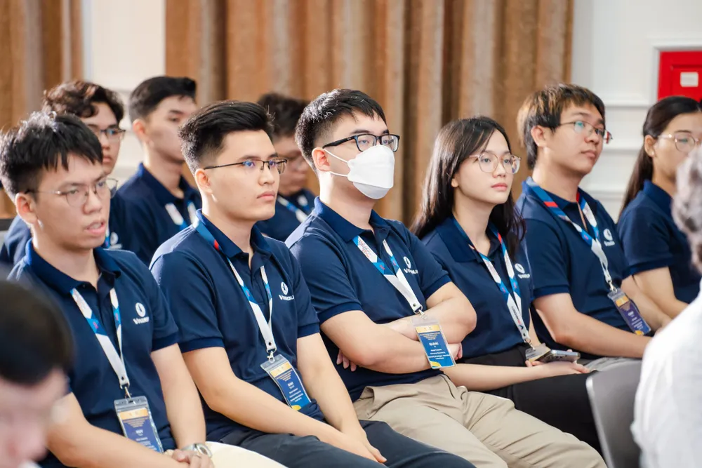 Trao học bổng cho các thạc sĩ-tiến sĩ, ra mắt Mạng lưới học giả trẻ Vingroup toàn cầu ảnh 1 Trao học bổng cho các thạc sĩ-tiến sĩ, ra mắt Mạng lưới học giả trẻ Vingroup toàn cầu ảnh 1