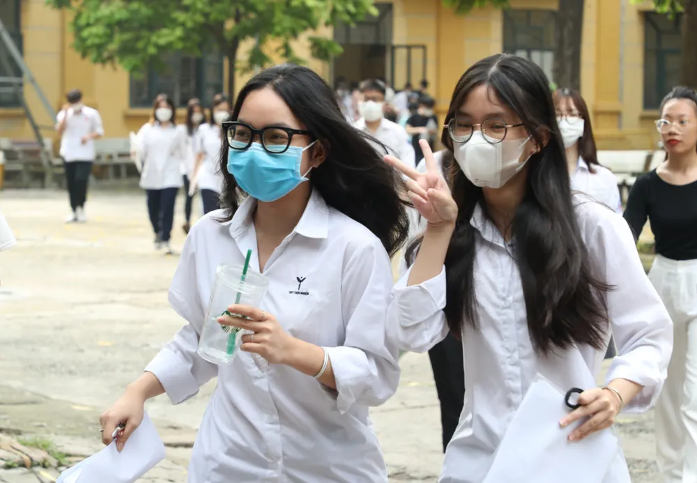 Bộ GD-ĐT công bố kết quả thi tốt nghiệp THPT 2022 ảnh 1
