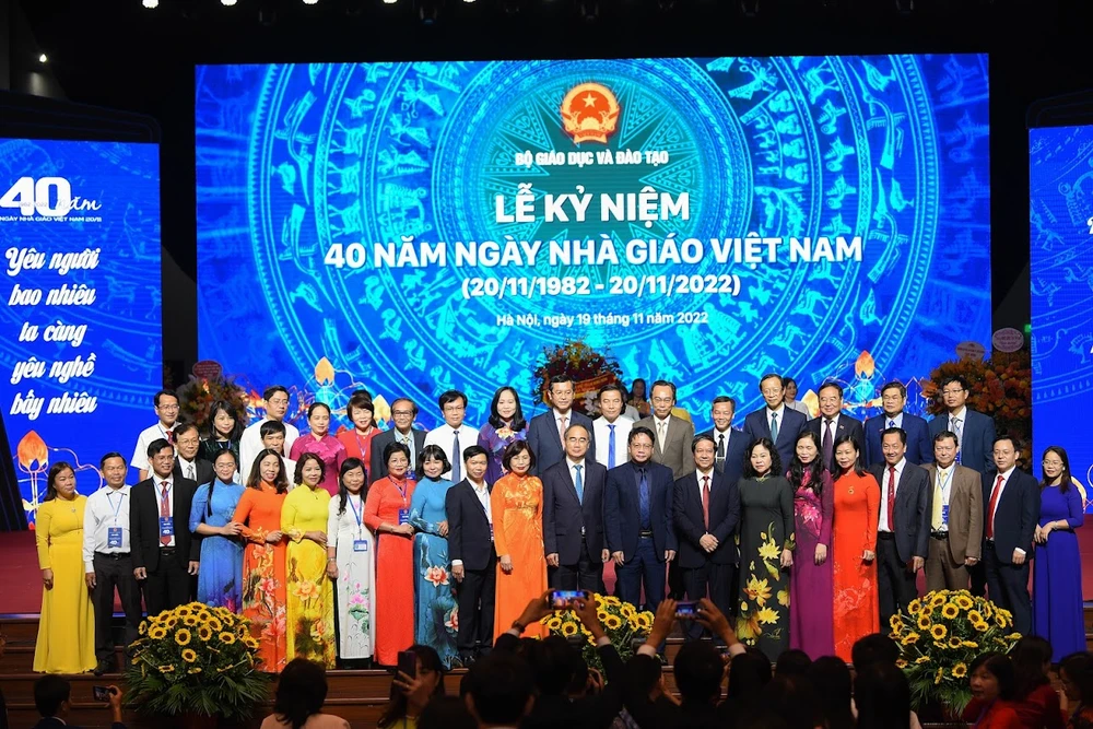 Thủ tướng yêu cầu hoàn thiện chính sách tương xứng với lao động đặc thù của nhà giáo ảnh 3 Thủ tướng yêu cầu hoàn thiện chính sách tương xứng với lao động đặc thù của nhà giáo ảnh 3