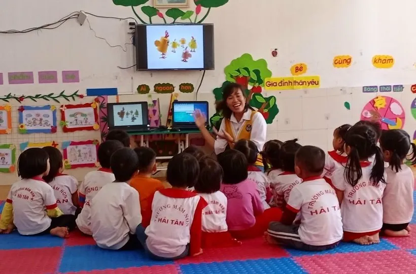Giáo viên mầm non nghỉ việc nhiều: Cần đầu tư thông minh để nâng cao vị thế của nghề giáo ảnh 2 Giáo viên mầm non nghỉ việc nhiều: Cần đầu tư thông minh để nâng cao vị thế của nghề giáo ảnh 2