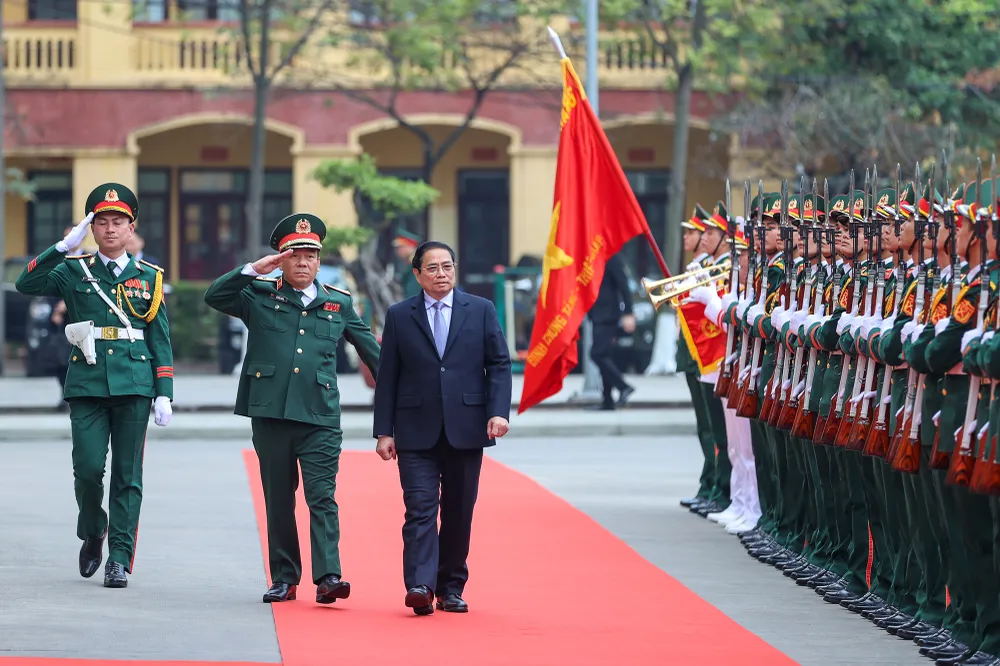 Thủ tướng Phạm Minh Chính đến thăm, kiểm tra công tác ứng trực sẵn sàng chiến đấu của cán bộ, chiến sĩ Binh chủng Tăng thiết giáp. Ảnh: VIẾT CHUNG Thủ tướng Phạm Minh Chính đến thăm, kiểm tra công tác ứng trực sẵn sàng chiến đấu của cán bộ, chiến sĩ Binh chủng Tăng thiết giáp. Ảnh: VIẾT CHUNG