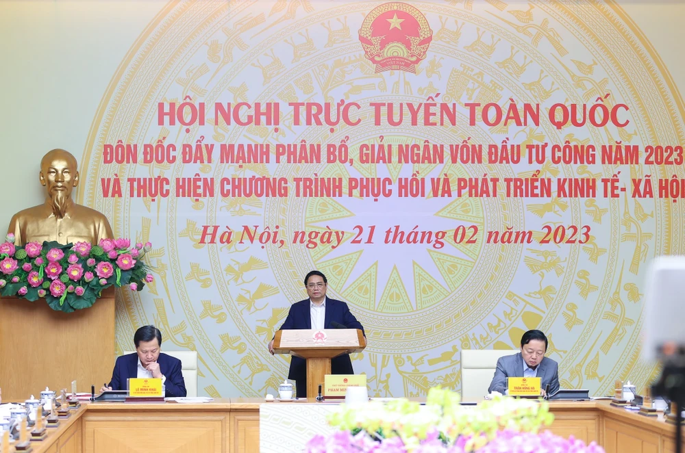 Thủ tướng: dành dụm để có nguồn vốn thì đầu tư phải có hiệu quả, tránh đầu tư xong phải đi xử lý. Ảnh: VIẾT CHUNG