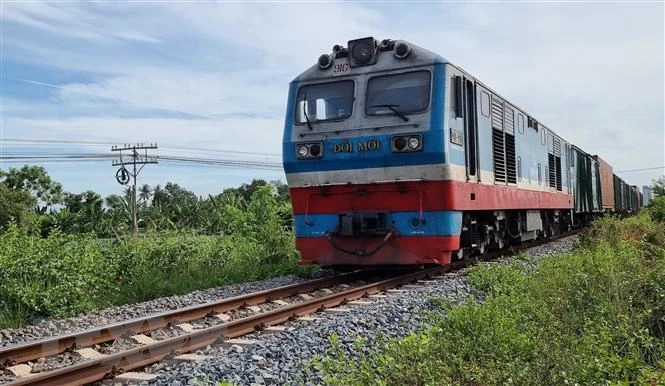 Vận tải đường sắt đóng vai trò quan trọng trong hệ thống giao thông vận tải cả nước