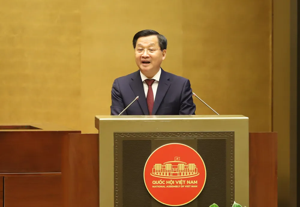 Phó Thủ tướng Lê Minh Khái trình bày báo cáo tại phiên họp sáng 22-5. Ảnh: QUANG PHÚC