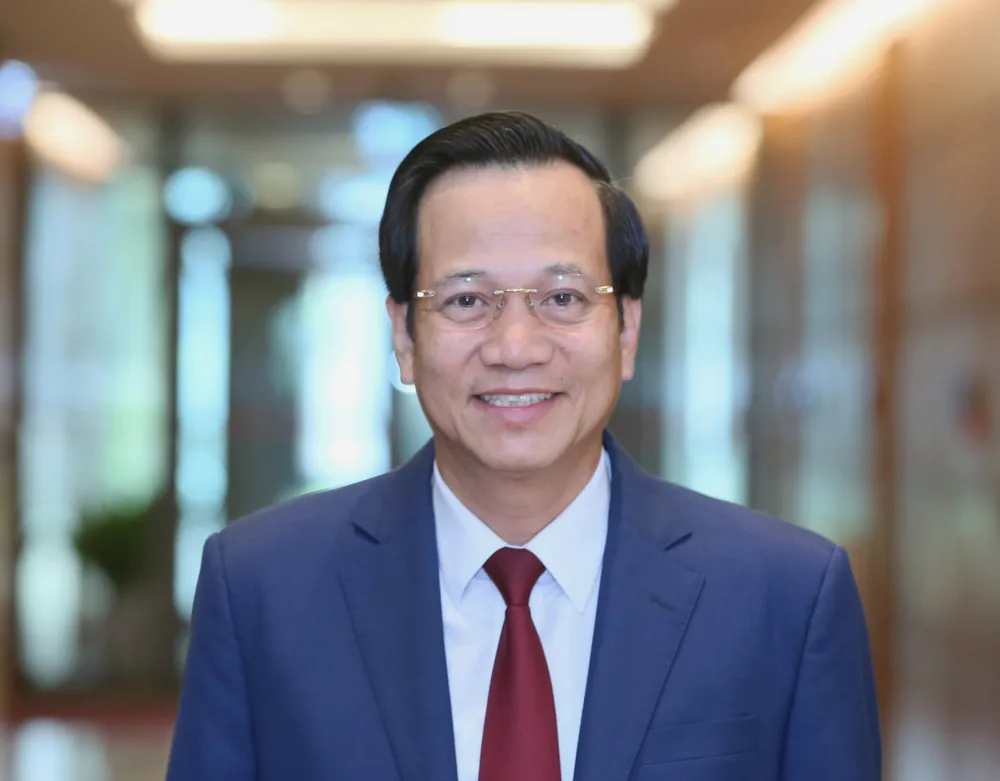 Bộ trưởng Bộ LĐ-TB-XH Đào Ngọc Dung là thành viên Chính phủ trả lời chất vấn đầu tiên. Ảnh: QUANG PHÚC Bộ trưởng Bộ LĐ-TB-XH Đào Ngọc Dung là thành viên Chính phủ trả lời chất vấn đầu tiên. Ảnh: QUANG PHÚC