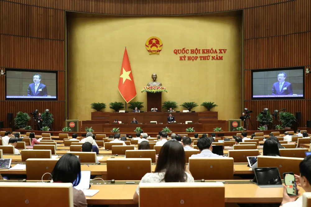 Quốc hội thảo luận về Luật Nhà ở sửa đổi, sáng 19-6. Ảnh: QUANG PHÚC Quốc hội thảo luận về Luật Nhà ở sửa đổi, sáng 19-6. Ảnh: QUANG PHÚC