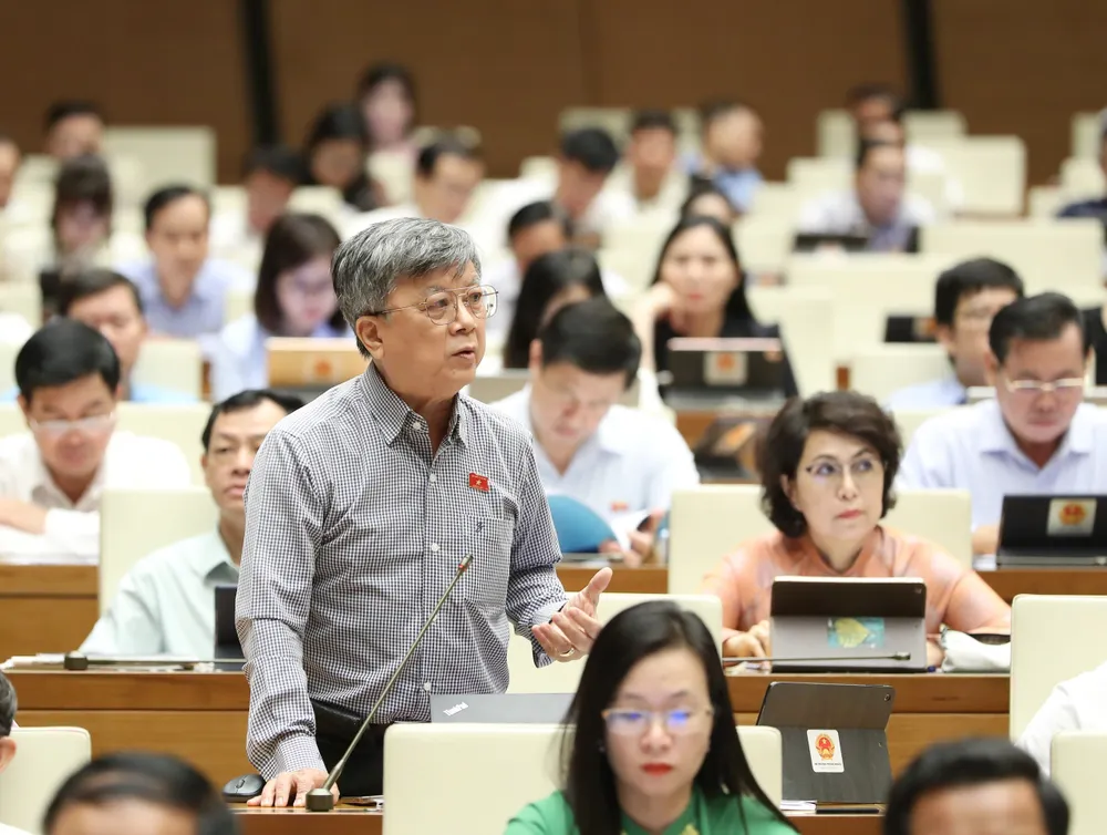 Đại biểu Trương Trọng Nghĩa (TPHCM) tranh luận. QUANG PHÚC