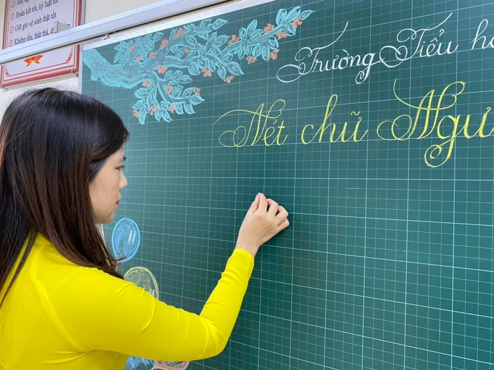 Ảnh minh họa: Nhiều giáo viên "khổ sở" vì việc thi thăng hạng