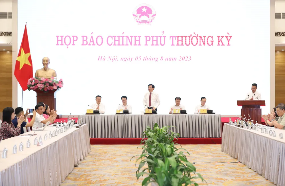 Văn phòng Chính phủ tổ chức buổi họp báo Chính phủ thường kỳ tháng 7. Ảnh: QUANG PHÚC Văn phòng Chính phủ tổ chức buổi họp báo Chính phủ thường kỳ tháng 7. Ảnh: QUANG PHÚC