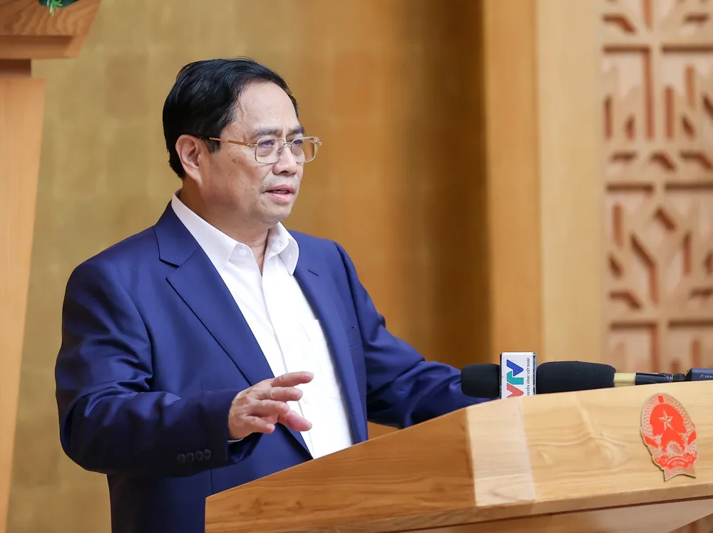 Thủ tướng yêu cầu khẩn trương báo cáo Chính phủ phương án trình Bộ Chính trị, Trung ương, Quốc hội về lộ trình cải cách tiền lương. Ảnh: VIẾT CHUNG