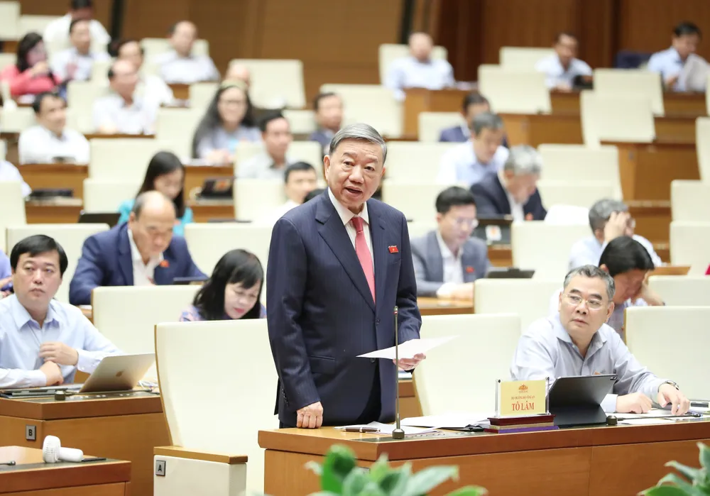 Bộ trưởng Bộ Công an Tô Lâm trả lời chất vấn sáng 7-11. Ảnh: QUANG PHÚC Bộ trưởng Bộ Công an Tô Lâm trả lời chất vấn sáng 7-11. Ảnh: QUANG PHÚC