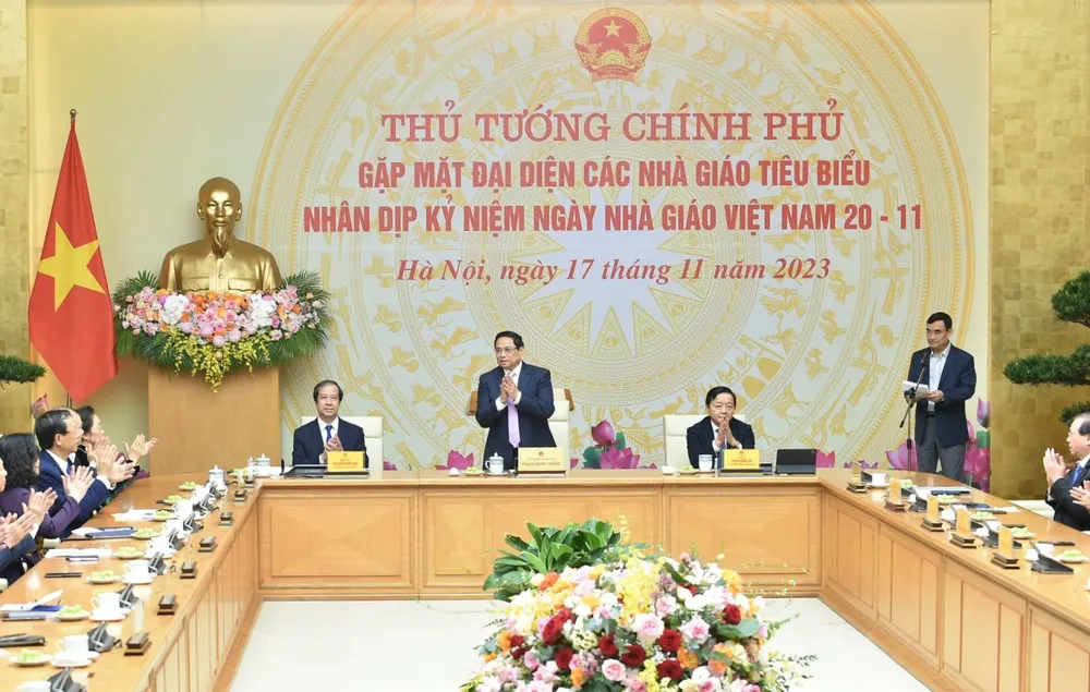 Thủ tướng Phạm Minh Chính gặp mặt đại diện các nhà giáo tiêu biểu. Ảnh: VIẾT CHUNG Thủ tướng Phạm Minh Chính gặp mặt đại diện các nhà giáo tiêu biểu. Ảnh: VIẾT CHUNG