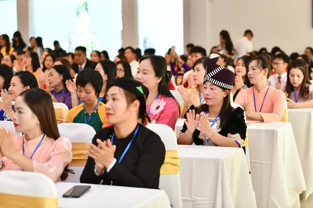 Các nhà giáo tiêu biểu dự lễ tuyên dương Các nhà giáo tiêu biểu dự lễ tuyên dương