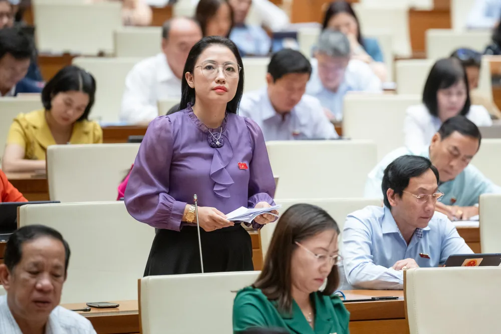 Đại biểu Trần Khánh Thu – Thái Bình. Ảnh: QUANG PHÚC Đại biểu Trần Khánh Thu – Đoàn ĐBQH tỉnh Thái Bình.jpg