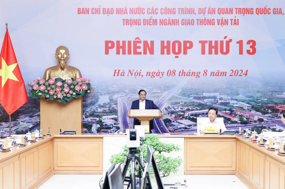 Thủ tướng chủ trì phiên họp Ban chỉ đạo các công trình, dự án quan trọng quốc gia, trọng điểm. Ảnh: VIẾT CHUNG