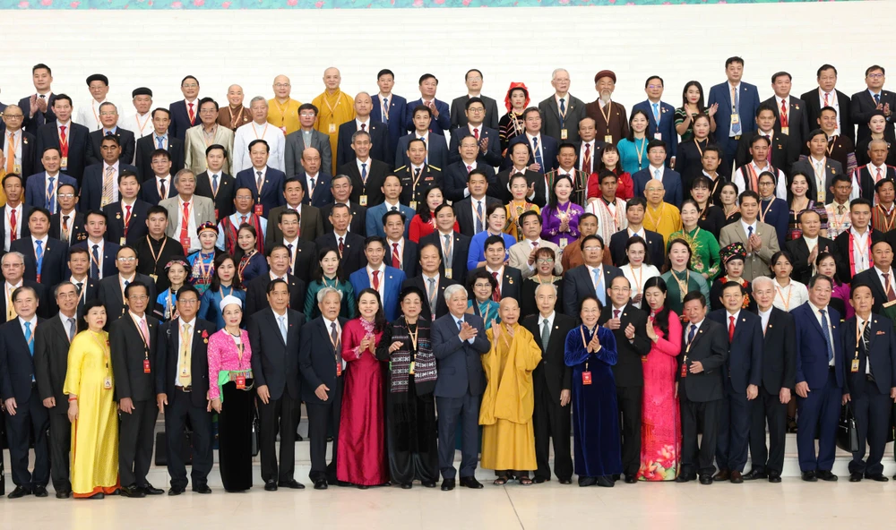 Các đại biểu dự đại hội ngày 18-10. Ảnh: QUANG PHÚC 1 Các đại biểu dự đại hội ngày 18-10.jpg