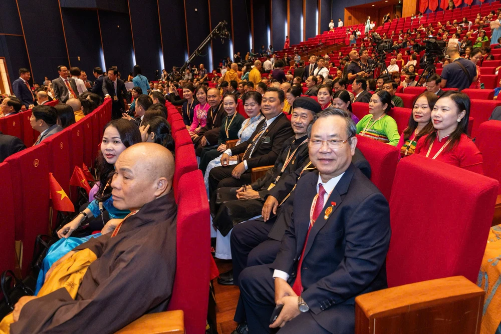 Các đại biểu dự đại hội ngày 18-10. Ảnh: QUANG PHÚC Các đại biểu dự đại hội ngày 18-10.jpg