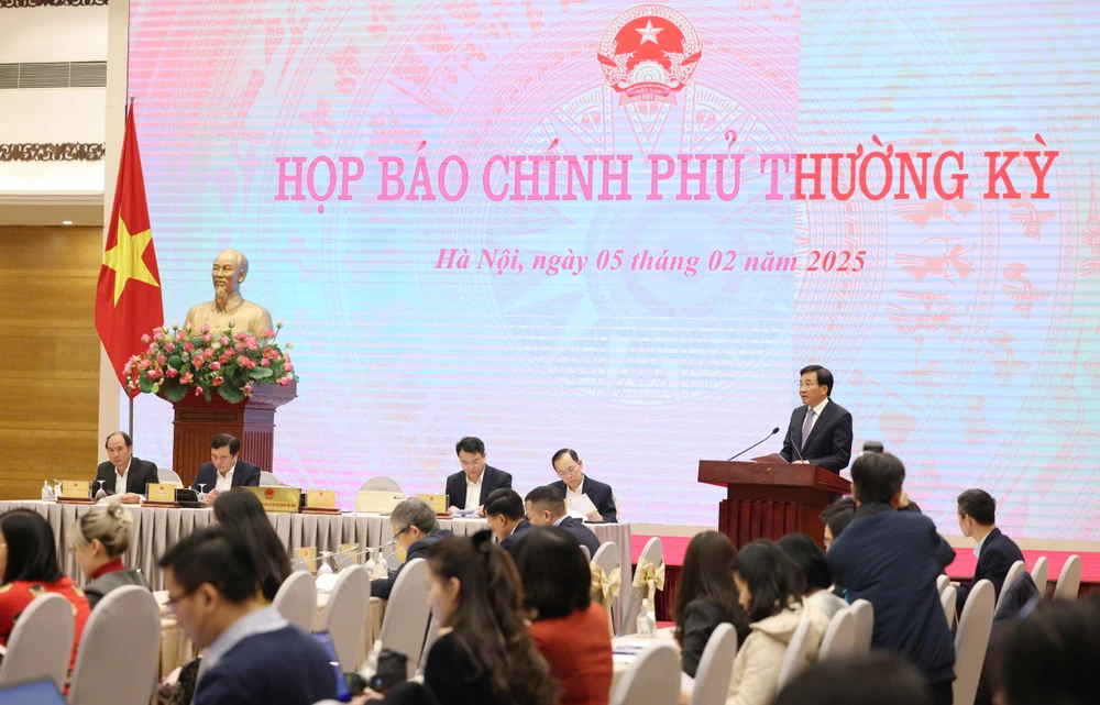 Họp báo Chính phủ thường kỳ, chiều 5-2. Ảnh: QUANG PHÚC