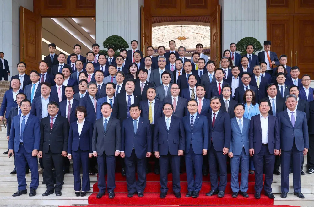 Thủ tướng Phạm Minh Chính và lãnh đạo Chính phủ với các doanh nghiệp Hàn Quốc. Ảnh: VIẾT CHUNG hủ tướng Phạm Minh Chính phát biểu tại cuộc tọa đàm với các doanh nghiệp Hàn Quốc.jpg