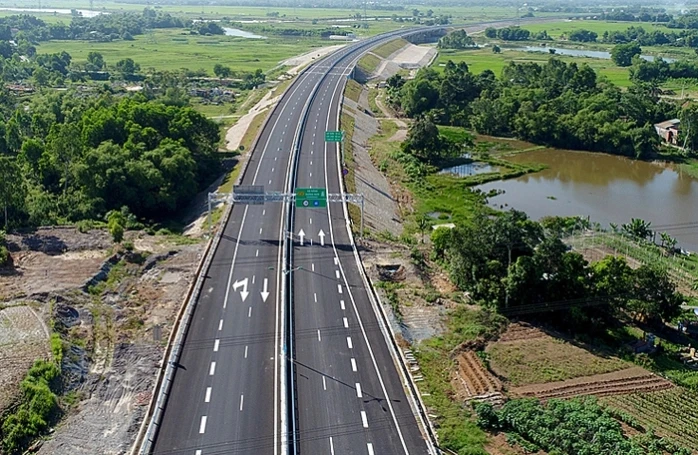 Chính phủ chỉ đạo đưa vào khai thác 70km cao tốc Vân Phong - Nha Trang dịp 30-4-2025