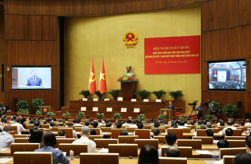 Tổng Bí thư Tô Lâm phát biểu chỉ đạo hội nghị, sáng 16-4. Ảnh: QUANG PHÚC 4.jpg