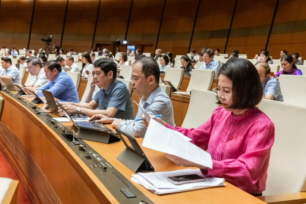 Các đại biểu dự họp sáng 16-5. Ảnh: VIẾT CHUNG QH sáng 16-5-2025.jpg