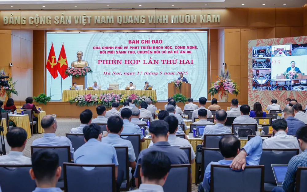 Thủ tướng Phạm Minh Chính chủ trì phiên họp. Ảnh: VIẾT CHUNG 1.jpg