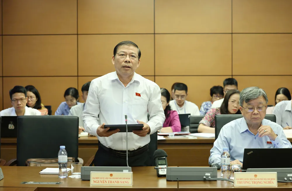 Đại biểu Nguyễn Thanh Sang (TPHCM) phát biểu tại phiên thảo luận tổ. Ảnh: QUANG PHÚC Đại biểu Nguyễn Thanh Sang (TPHCM) phát biểu tại phiên thảo luận tổ.jpg