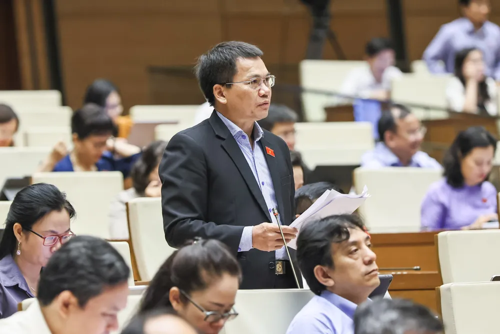 ĐB Dương Khắc Mai (Đắk Nông) phát biểu. Ảnh: VIẾT CHUNG Khắc Mai.jpg