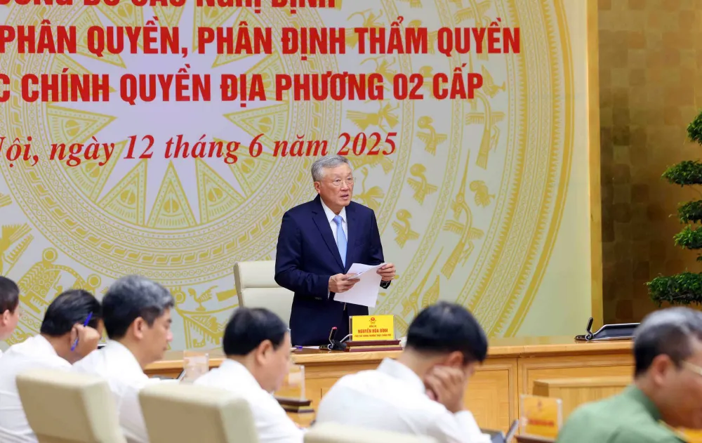 Phó Thủ tướng Thường trực Nguyễn Hòa Bình phát biểu tại hội nghị 1.jpg